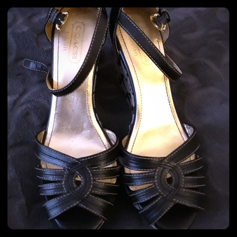 Coach peep toe signature logo wedge sandals 8M
